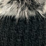 Fekete kötött sapka