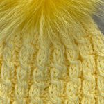 Sárga kötött sapka