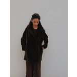 Schwarze Stoffjacke mit Echtpelzkapuze