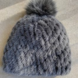 Sötétszürke szőrme sapka
